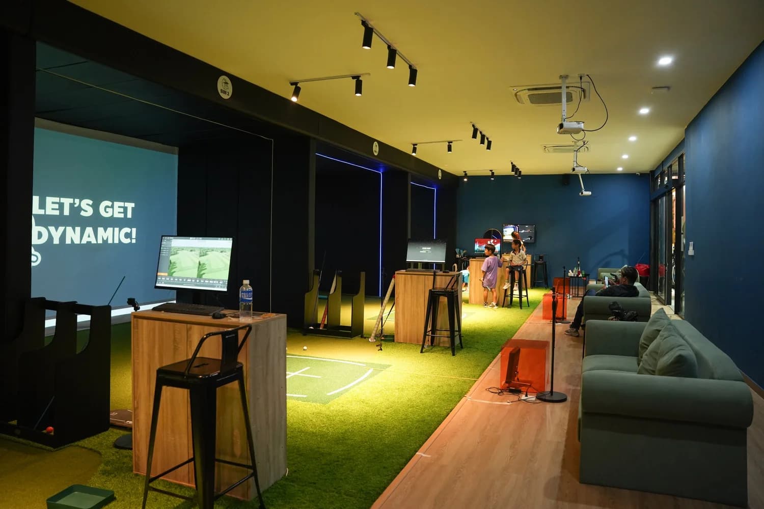 GOLFNEST TrackMan-powered simulator room